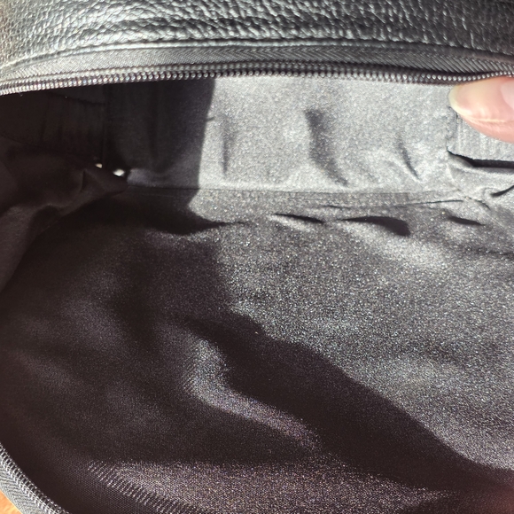 Elegant Black Crossbody Bag - Picture 10 of 14